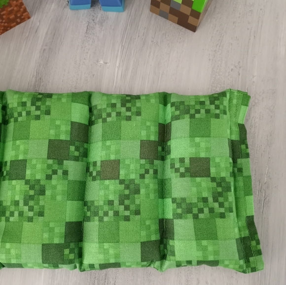 Microwavable Heating Pad Green Pixels Heat Pack - Picture 4 of 7